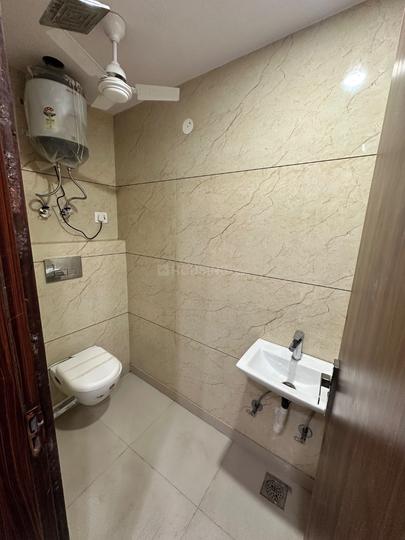 Old rajinder nagar Bathroom 1