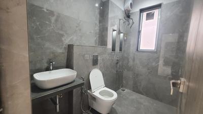 Bathroom Image of 1050 Sq.ft 2 BHK Apartment / Flat for sale in Rishabraj Blue Lotus, Khar West Mumbai for Rs. 37300000