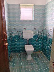 Bathroom Image of 1300 Sq.ft 3 BHK Duplex for rent in Phulnakhara Cuttack for Rs. 12000