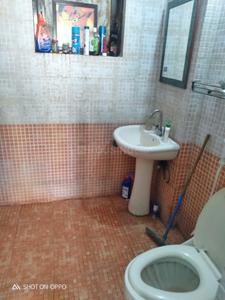 Bathroom Image of 1550 Sq.ft 3 BHK Apartment / Flat for sale in Vashisth Vijaya Apartments, Indirapuram Ghaziabad for Rs. 16000000