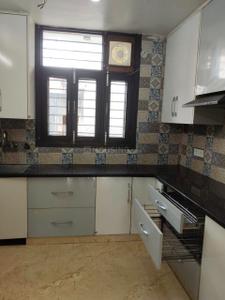 Kitchen Image of 2000 Sq.ft 3 BHK Builder Floor for rent in Sector 40 Noida for Rs. 45000