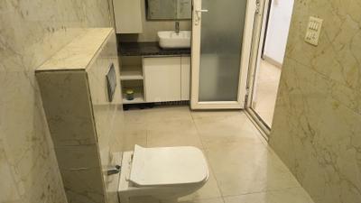 Bathroom Image of 2700 Sq.ft 4 BHK Builder Floor for rent in Sector 43 Gurgaon for Rs. 90000