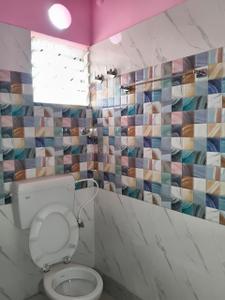 Bathroom Image of 1250 Sq.ft 3 BHK Apartment / Flat for rent in Mahakal Savitri Apartment, Benachity Durgapur for Rs. 17000