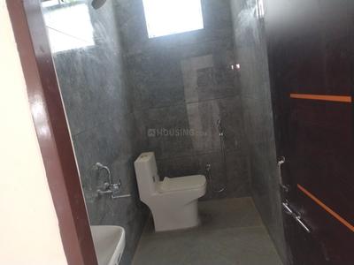 Bathroom Image of 3000 Sq.ft 2 BHK Independent House for rent in Arera Colony Bhopal for Rs. 26000