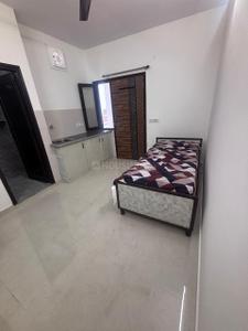 Bedroom Image of 400 Sq.ft 1 RK Builder Floor for rent in Mukherjee Nagar New Delhi for Rs. 12000