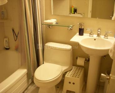 Bathroom Image of 6200 Sq.ft 10 BHK Apartment / Flat for sale in Varsha Apartments, Khar West Mumbai for Rs. 300000000
