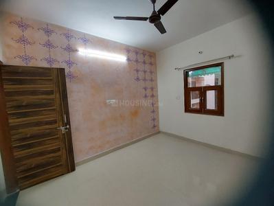 Bedroom Image of 1250 Sq.ft 3 BHK Builder Floor for rent in Sector 23 Dwarka New Delhi for Rs. 30000