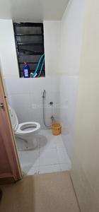 Bathroom Image of 580 Sq.ft 1 BHK Apartment / Flat for rent in Bibwewadi Pune for Rs. 16000