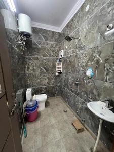 Bathroom Image of 550 Sq.ft 1 BHK Builder Floor for rent in Mayapuri New Delhi for Rs. 17000