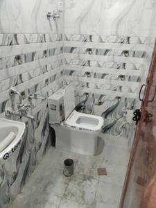 Bathroom Image of 670 Sq.ft 2 BHK Builder Floor for sale in New Ashok Nagar New Delhi for Rs. 3600000