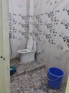 Bathroom Image of 500 Sq.ft 2 BHK Builder Floor for rent in Naini Allahabad for Rs. 12000