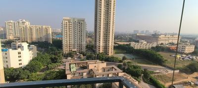 Balcony Image of 1600 Sq.ft 3 BHK Apartment / Flat for sale in DLF The Primus, Sector 82A Gurgaon for Rs. 28500000