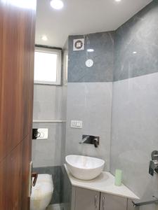Common Bathroom Image of 2200 Sq.ft 4 BHK Apartment / Flat for sale in Prabhavi Apartments, Sector 10 Dwarka New Delhi for Rs. 36800000