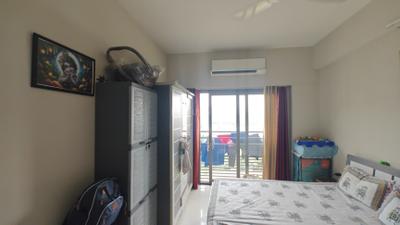 Bedroom Image of 1215 Sq.ft 2 BHK Apartment / Flat for sale in Shivam Pearl 79, Shilaj Ahmedabad for Rs. 6500000