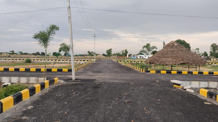 Uptown Park Main Image 1