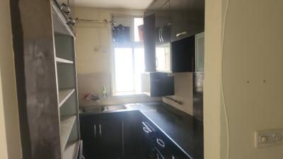 Kitchen Image of 1120 Sq.ft 2 BHK Apartment / Flat for rent in Paramount Mapple, Crossings Republik Ghaziabad for Rs. 17000