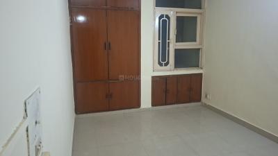 Bedroom Image of 1400 Sq.ft 3 BHK Apartment / Flat for rent in Saransh Apartments, Patparganj New Delhi for Rs. 46000