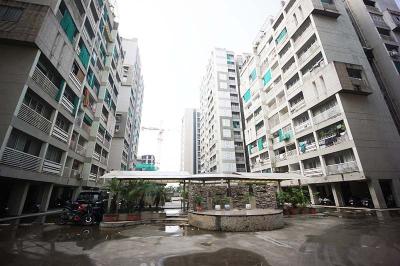 Building Image of 1710 Sq.ft 3 BHK Apartment / Flat for sale in Gota Ahmedabad for Rs. 9751000