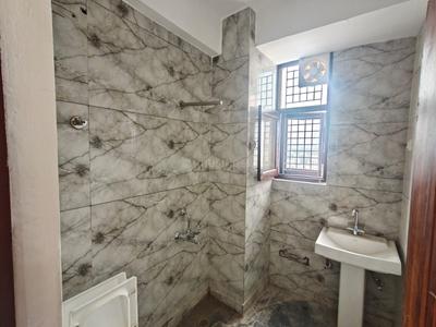 Bathroom Image of 1550 Sq.ft 3 BHK Apartment / Flat for sale in Modipuram Meerut for Rs. 7000000
