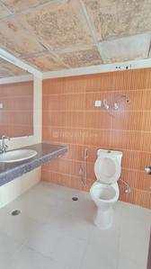 Bathroom Image of 1850 Sq.ft 3 BHK Apartment / Flat for rent in Aarcity Krishna Apra Sapphire, Indirapuram Ghaziabad for Rs. 38000