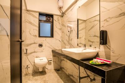 Bathroom Image of 5000 Sq.ft 7 BHK Apartment / Flat for sale in Khar West Mumbai for Rs. 300000000