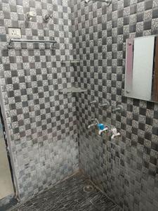 Bathroom Image of 1800 Sq.ft 2 BHK Independent House for rent in Alambagh Lucknow for Rs. 10000