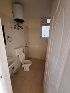 Bathroom Image of 800 Sq.ft 2 BHK Apartment / Flat for rent in Shree Vardhman Mantra, Sector 67 Gurgaon for Rs. 27000