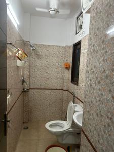 Bathroom Image of 1500 Sq.ft 2 BHK Builder Floor for rent in Sector 46 Noida for Rs. 35000