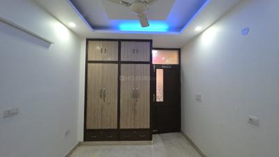 Bedroom Image of 900 Sq.ft 2 BHK Builder Floor for rent in Pitampura New Delhi for Rs. 38500