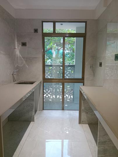 Unique Ivana Main Image 1