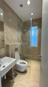 Bathroom Image of 1300 Sq.ft 3 BHK Apartment / Flat for rent in Piramal Mahalaxmi, Worli Mumbai for Rs. 230000