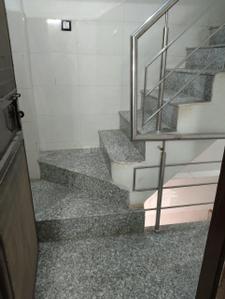 Bathroom Image of 850 Sq.ft 2 BHK Builder Floor for rent in Sector 57 Gurgaon for Rs. 28000