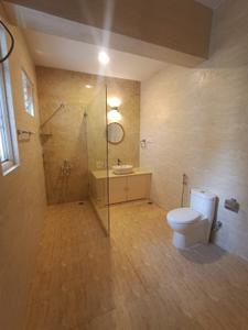 Bathroom Image of 7000 Sq.ft 7 BHK Independent House for rent in Garden Homes, Sivanchetti Gardens Bengaluru for Rs. 350000