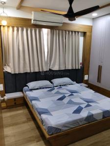 Bedroom Image of 1800 Sq.ft 3 BHK Apartment / Flat for rent in Sola Ahmedabad for Rs. 50000