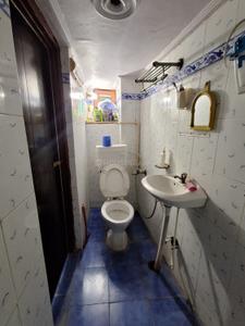 Bathroom Image of 1108 Sq.ft 3 BHK Builder Floor for sale in General Ganj Kanpur for Rs. 5500000