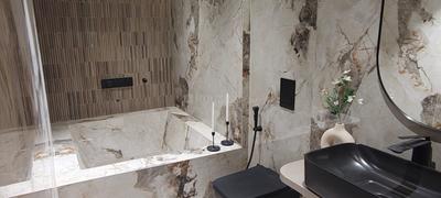 Bathroom Image of 1750 Sq.ft 4 BHK Apartment / Flat for sale in Vile Parle West Mumbai for Rs. 73000000