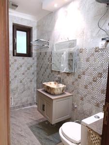 Common Bathroom Image of 1900 Sq.ft 3 BHK Builder Floor for sale in Surya Lavish Floor, Sector 8 Dwarka New Delhi for Rs. 27000000