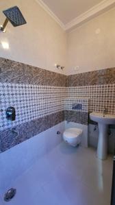 Bathroom Image of 900 Sq.ft 2 BHK Apartment / Flat for sale in Sector 4 Gurgaon for Rs. 5800000