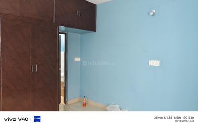 Bedroom Image of 1050 Sq.ft 2 BHK Apartment / Flat for rent in Sholinganallur Chennai for Rs. 30000
