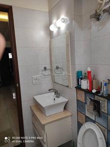 Bathroom Image of 1680 Sq.ft 3 BHK Builder Floor for rent in Big Block Builder Floor, Sector 46 Gurgaon for Rs. 45000