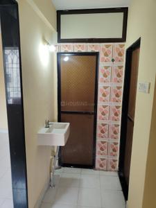 Bathroom Image of 600 Sq.ft 1 RK Apartment / Flat for rent in Thane West Thane for Rs. 20000
