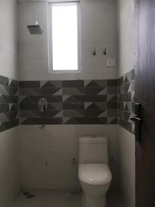 Common Bathroom Image of 1125 Sq.ft 2 BHK Apartment / Flat for sale in Aarambh Heights, Surajpur Greater Noida for Rs. 4940000