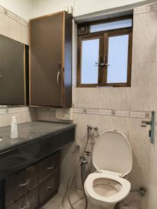 Bedroom Three Image of 1500 Sq.ft 2.5 BHK Apartment / Flat for rent in Monte South 1, Byculla Mumbai for Rs. 170000