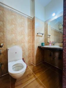 Bathroom Image of 3000 Sq.ft 4 BHK Villa for sale in Gera Greens Ville Sky Villas, Kharadi Pune for Rs. 43000000