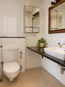 Bathroom Image of 1600 Sq.ft 3 BHK Apartment / Flat for sale in Prestige Ferns Residency, Harlur Bengaluru for Rs. 39500000