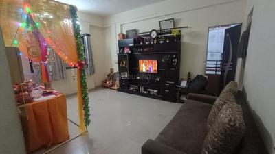 Hall Image of 650 Sq.ft 1 BHK Apartment / Flat for rent in Fursungi Pune for Rs. 10500