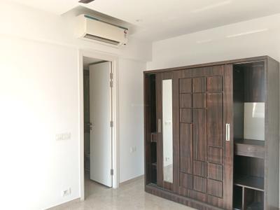 Bedroom Image of 1250 Sq.ft 3 BHK Apartment / Flat for sale in Hiranandani Rodas Enclave Woodville, Hiranandani Estate Thane for Rs. 31000000