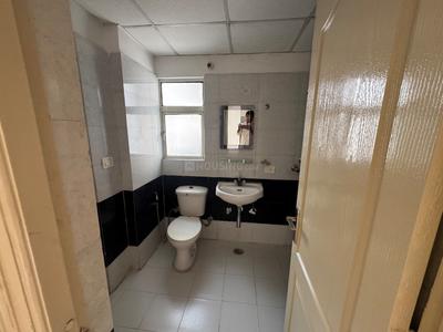 Bathroom Image of 1320 Sq.ft 2.5 BHK Apartment / Flat for sale in Maxblis White House, Sector 75 Noida for Rs. 16500000