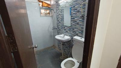 Bathroom Image of 870 Sq.ft 2 BHK Apartment / Flat for sale in Signature Global The Roselia, Sector 95A Gurgaon for Rs. 6500000