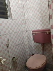 Bathroom Image of 1500 Sq.ft 4 BHK Apartment / Flat for sale in Ballygunge Kolkata for Rs. 7500000